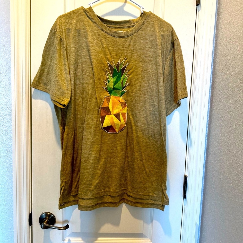 Pineapple tee